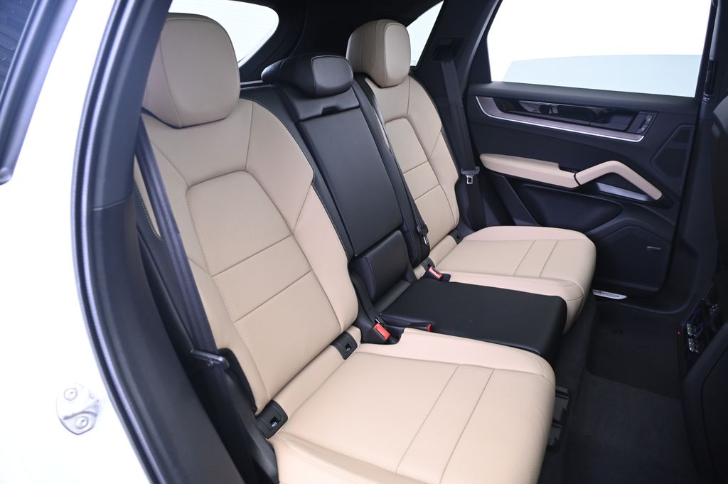 Thumbnail: 2025 Porsche Cayenne - 19