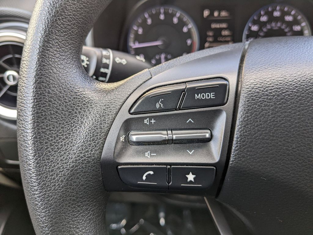2022 Hyundai Kona SEL - Photo 13