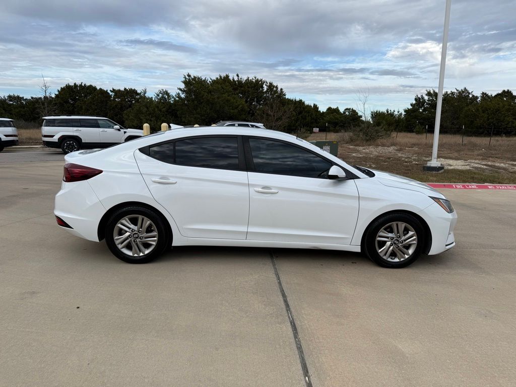 Thumbnail: 2019 Hyundai Elantra - 4