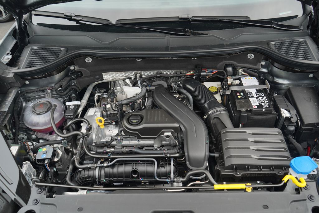 Thumbnail: 2025 Volkswagen Taos - 12