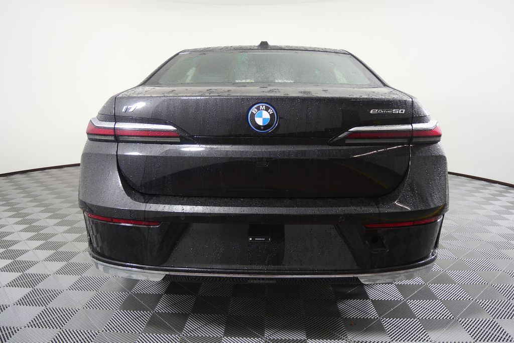 Thumbnail: 2025 BMW i7 - 4