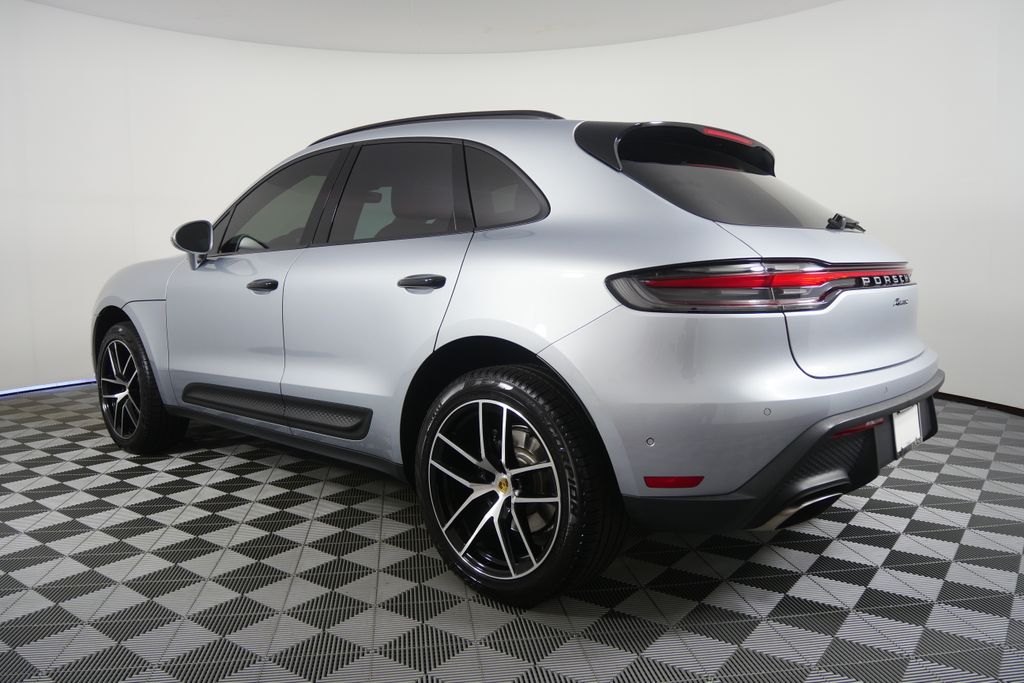 Thumbnail: 2022 Porsche Macan - 5
