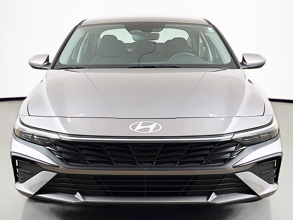 Used 2024 Silver Hyundai SEL image 12