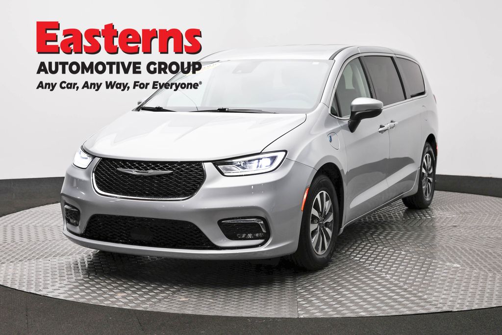 2023 Chrysler Pacifica Hybrid Touring L FWD