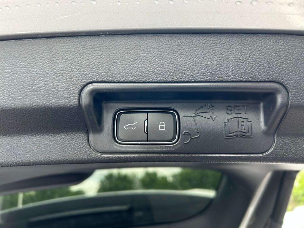 2021 Ford Explorer XLT 24