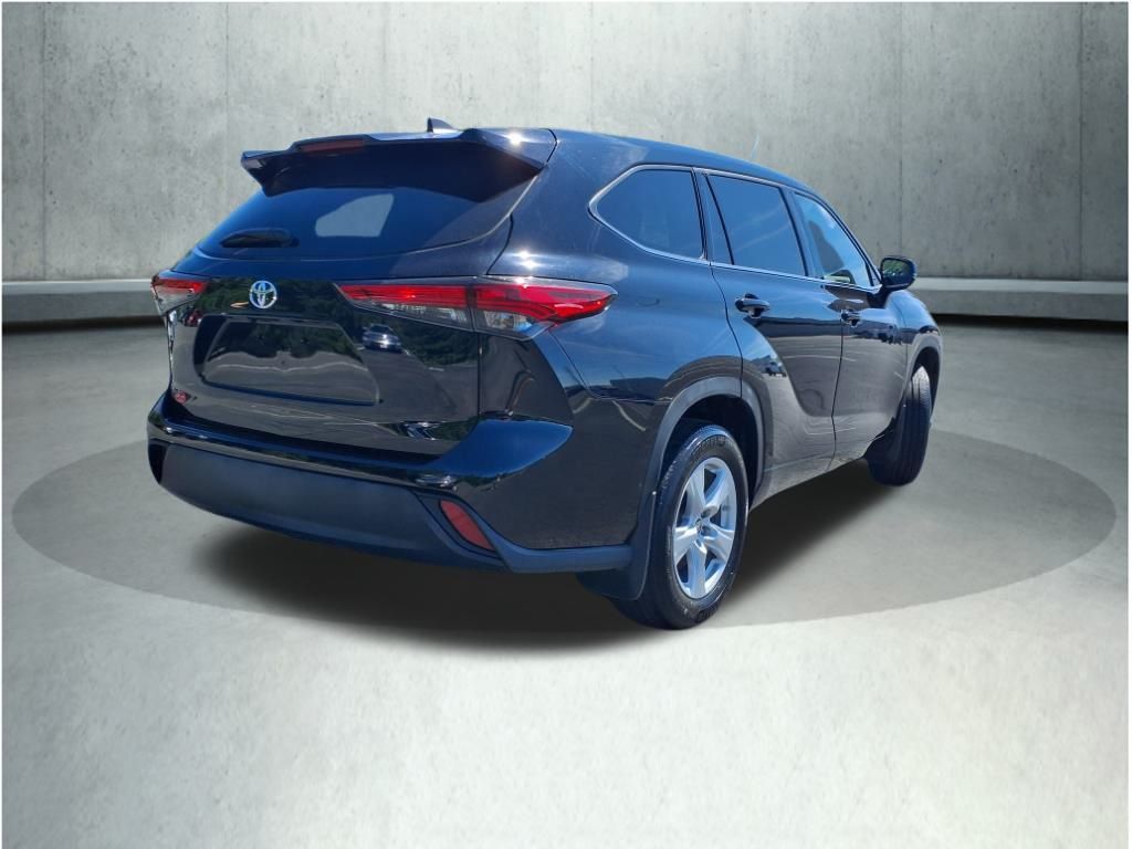 2022 Toyota Highlander LE photo 20