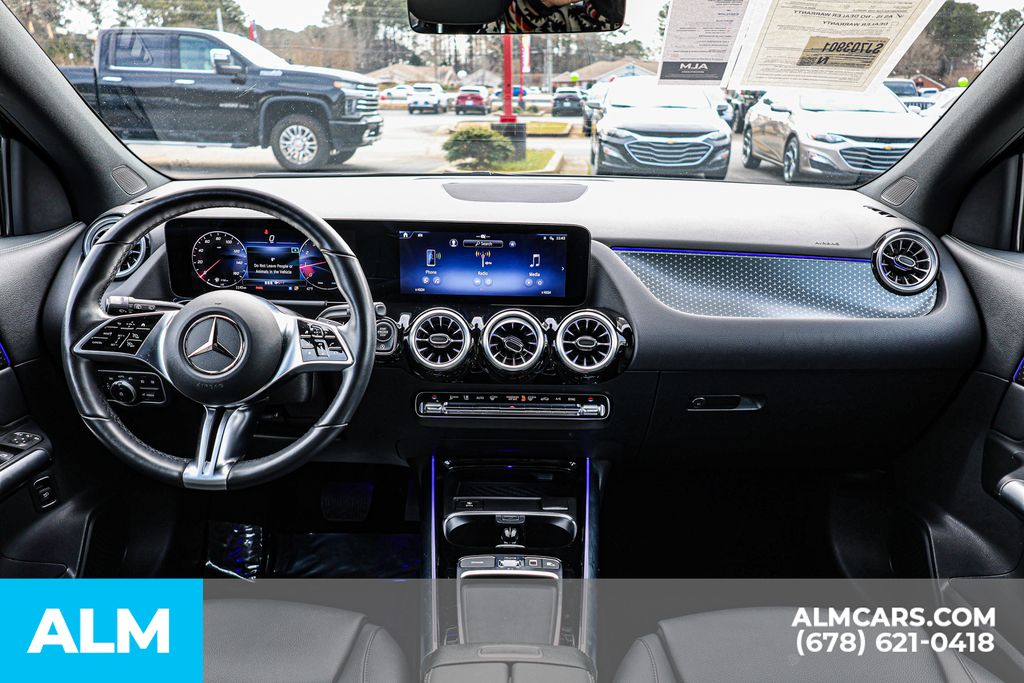 Used 2025 Black Mercedes-Benz GLA 250 image 31