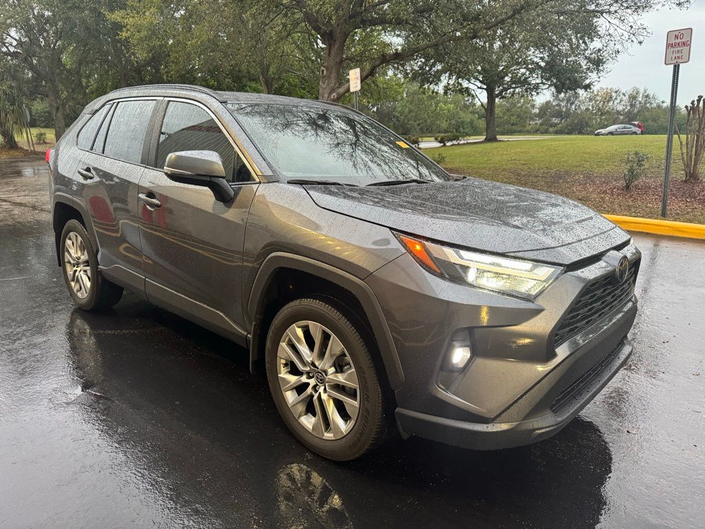 2024 Toyota RAV4 XLE Premium 7