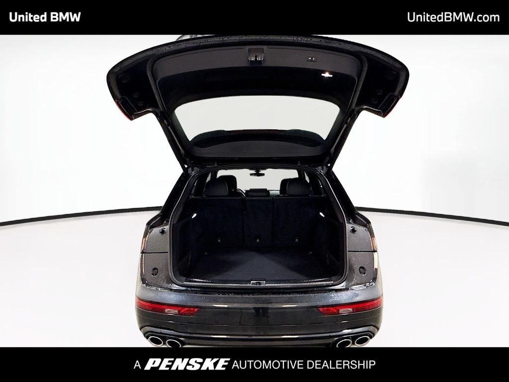 Thumbnail: 2021 Audi SQ5 - 13