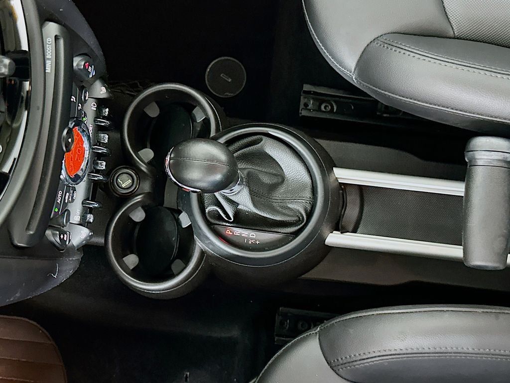 Thumbnail: 2013 MINI Cooper Countryman - 15