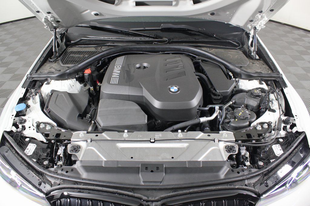 2025 BMW 3 Series 330i 9