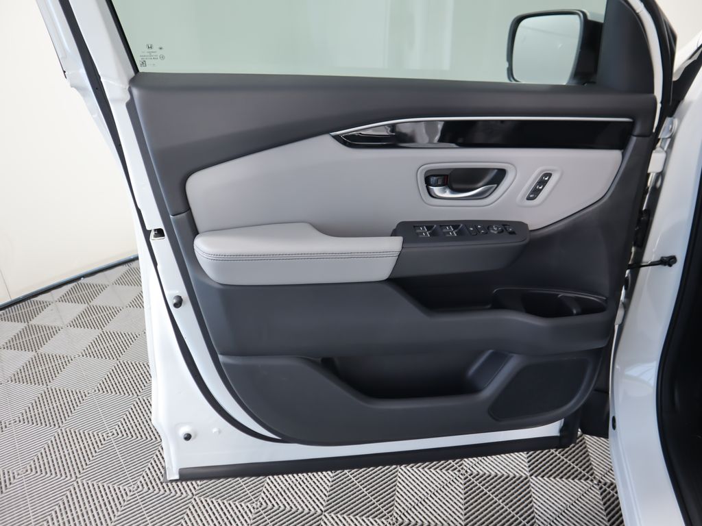 Thumbnail: 2025 Honda Pilot - 24