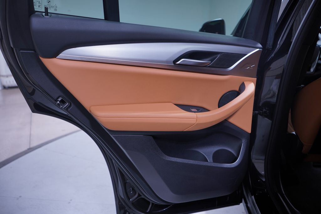 Thumbnail: 2024 BMW X4 - 15