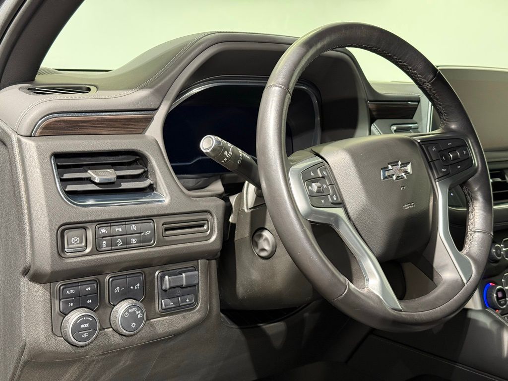 Thumbnail: 2022 Chevrolet Tahoe - 17