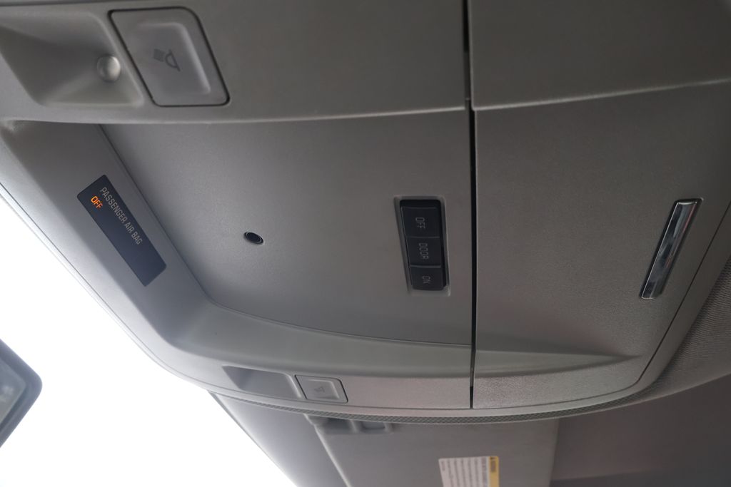 Thumbnail: 2018 Chevrolet Silverado 1500 - 30