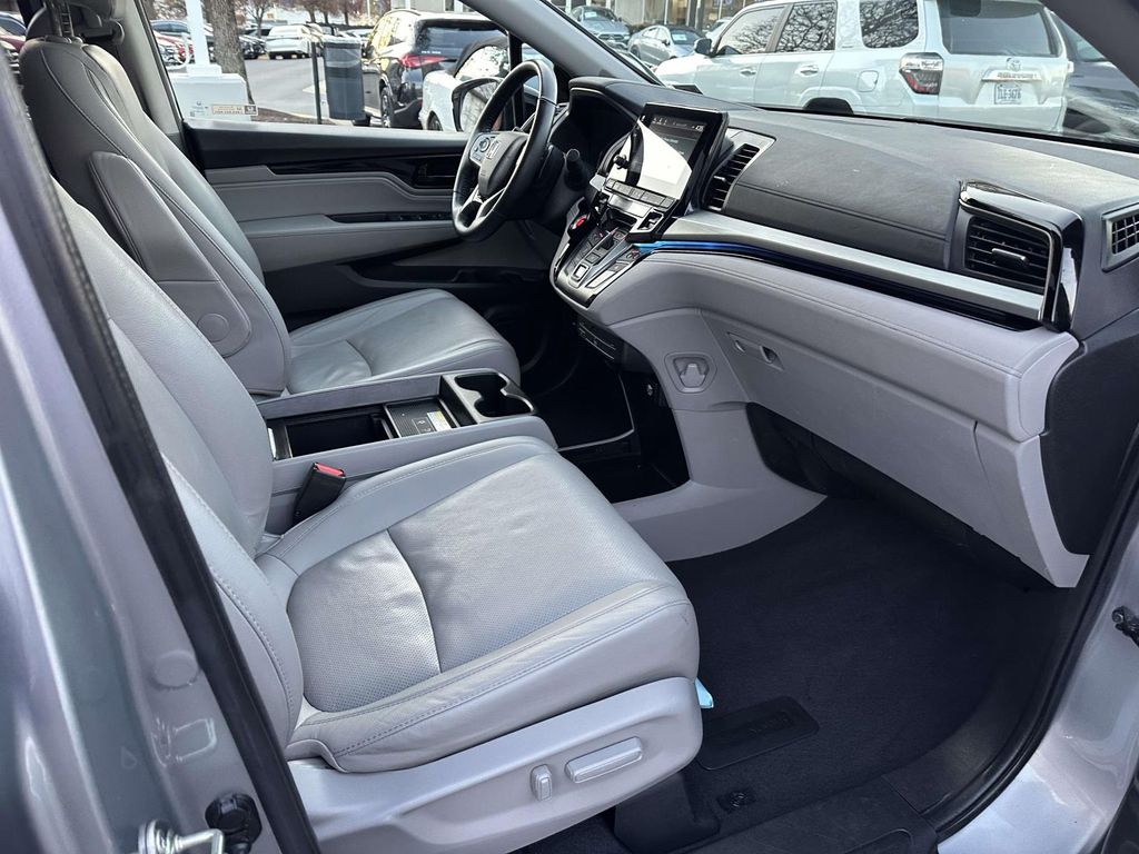 Thumbnail: 2020 Honda Odyssey - 20