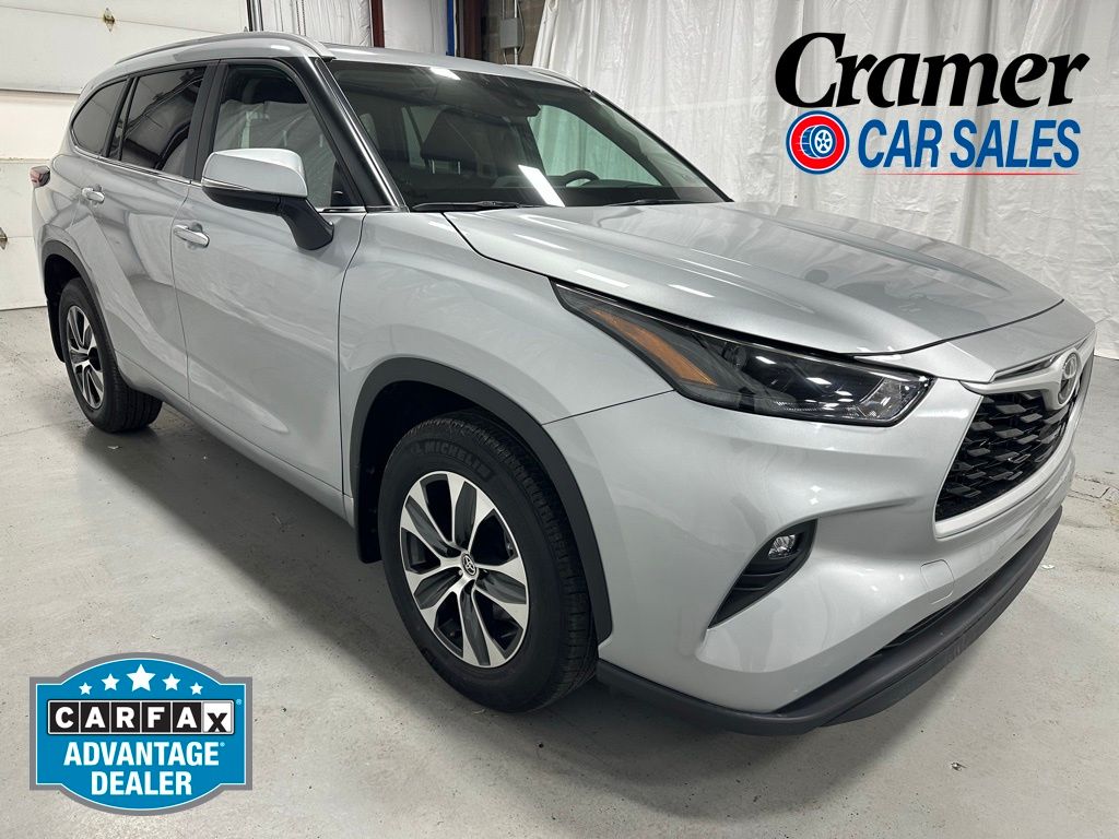 Celestial Silver Metallic 2025 Toyota Highlander SUV / Crossover All-Wheel Drive 8-Speed Automatic