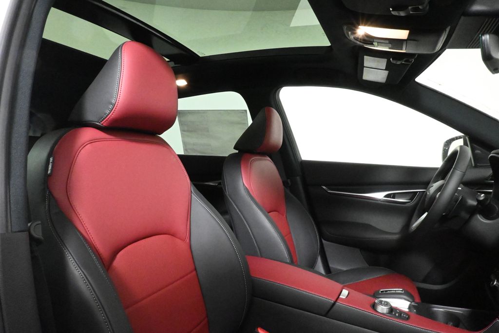 2025 INFINITI QX50 Sport 25