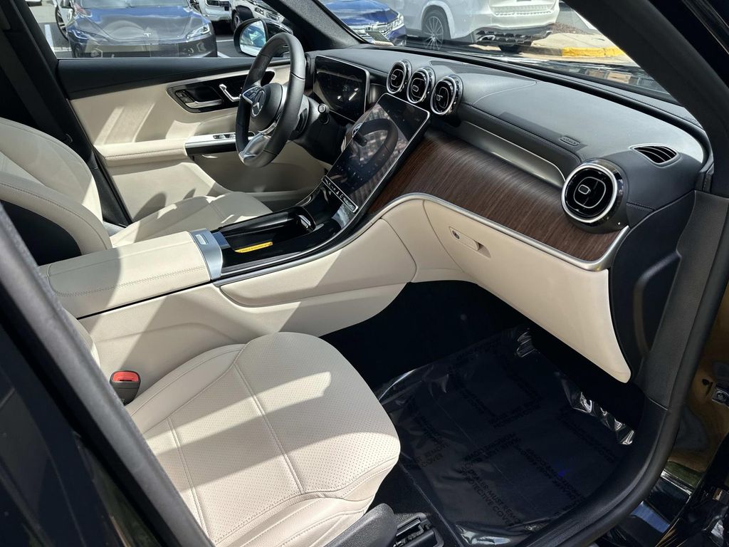 Thumbnail: 2024 Mercedes-Benz GLC - 21