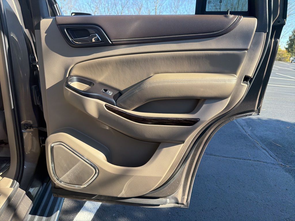 Thumbnail: 2015 GMC Yukon - 25