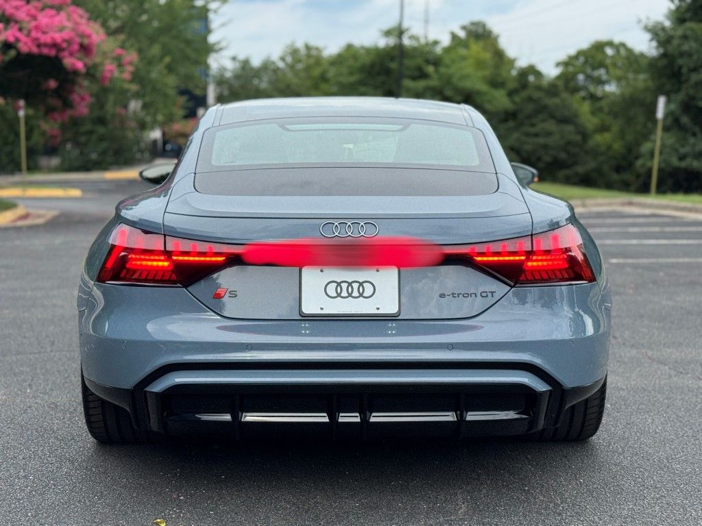 Thumbnail: 2025 Audi e-tron GT - 4