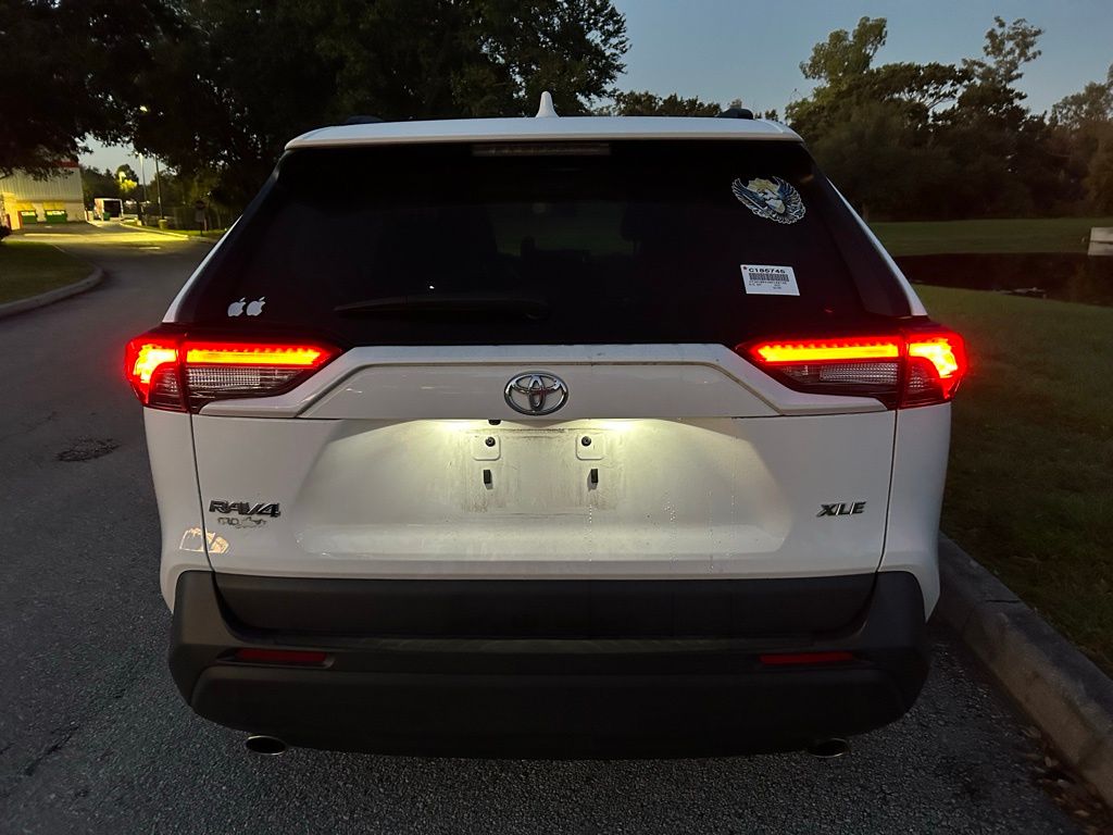 Thumbnail: 2022 Toyota RAV4 - 4