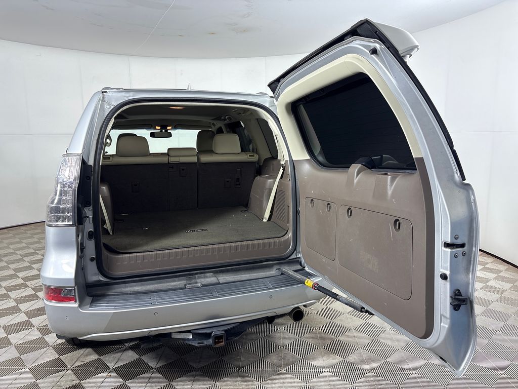 Used 2016 Silver Lexus 460 image 11