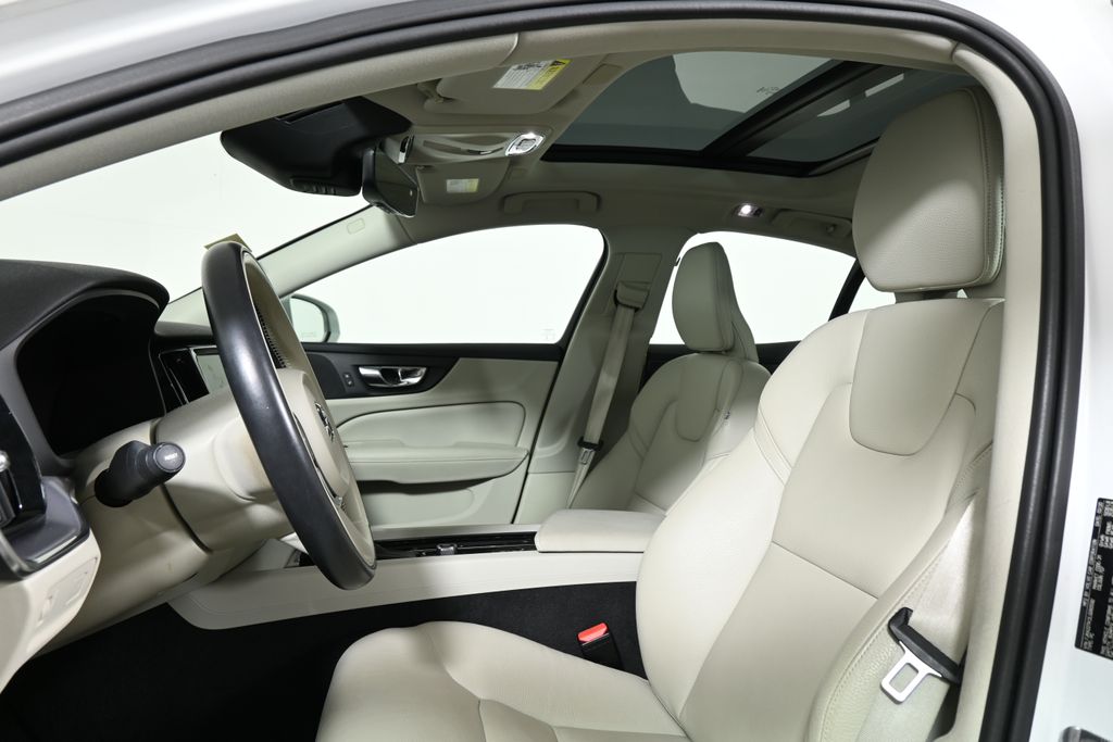 Thumbnail: 2020 Volvo S60 - 5