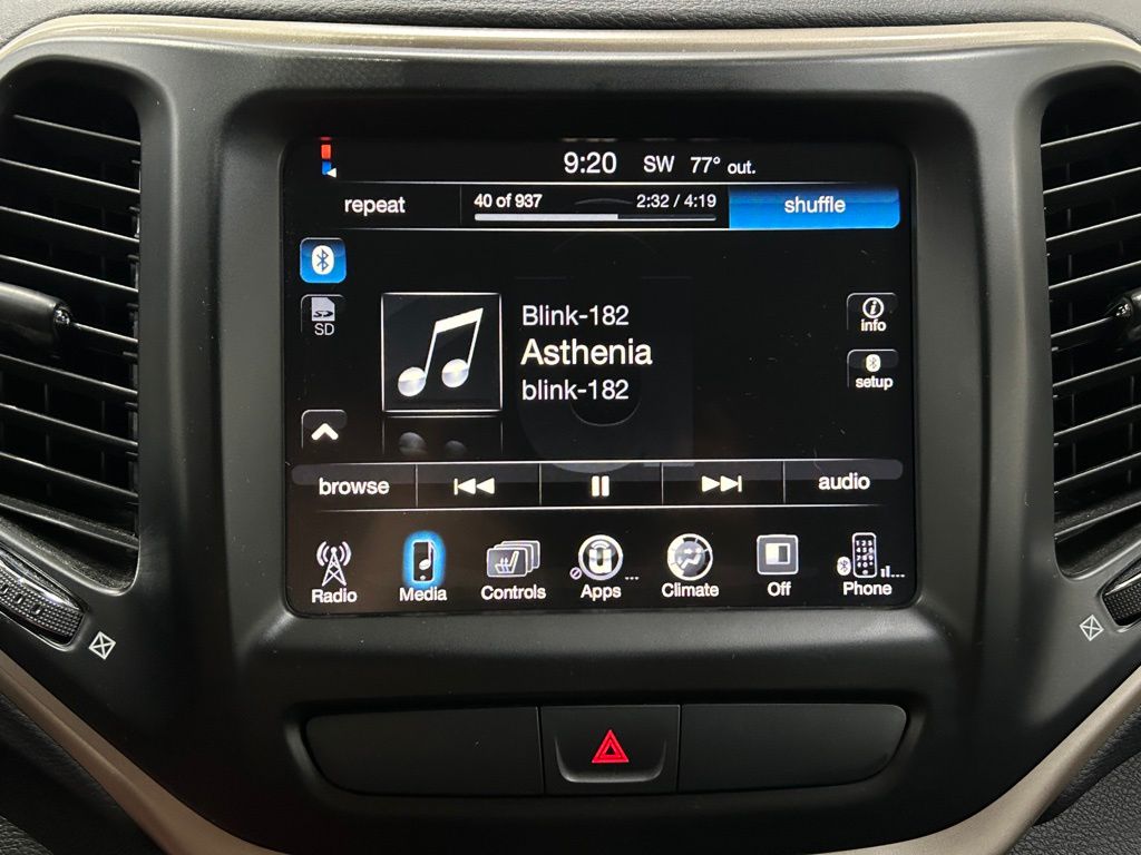 2017 Jeep Cherokee Latitude photo 19