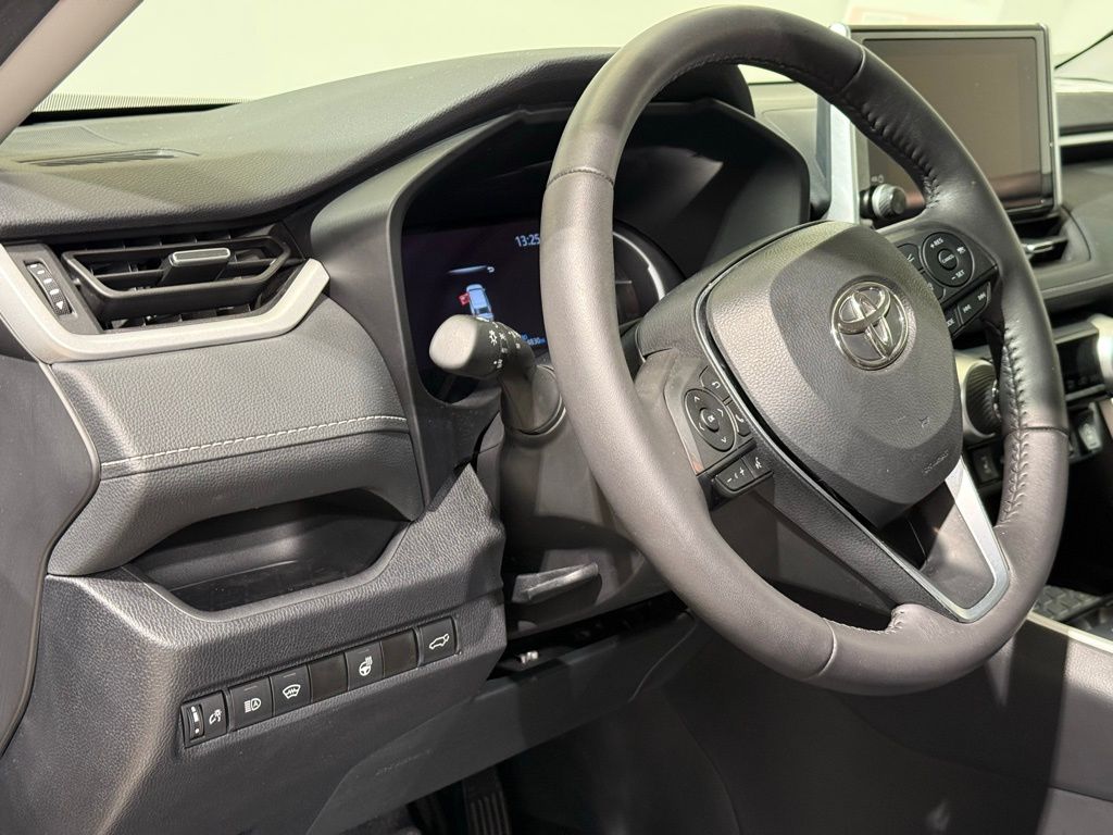 Thumbnail: 2024 Toyota RAV4 - 17