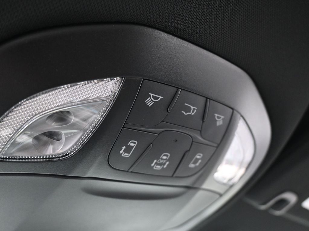 New 2026 Diamond Black Crystal Pearlcoat Chrysler Select image 21