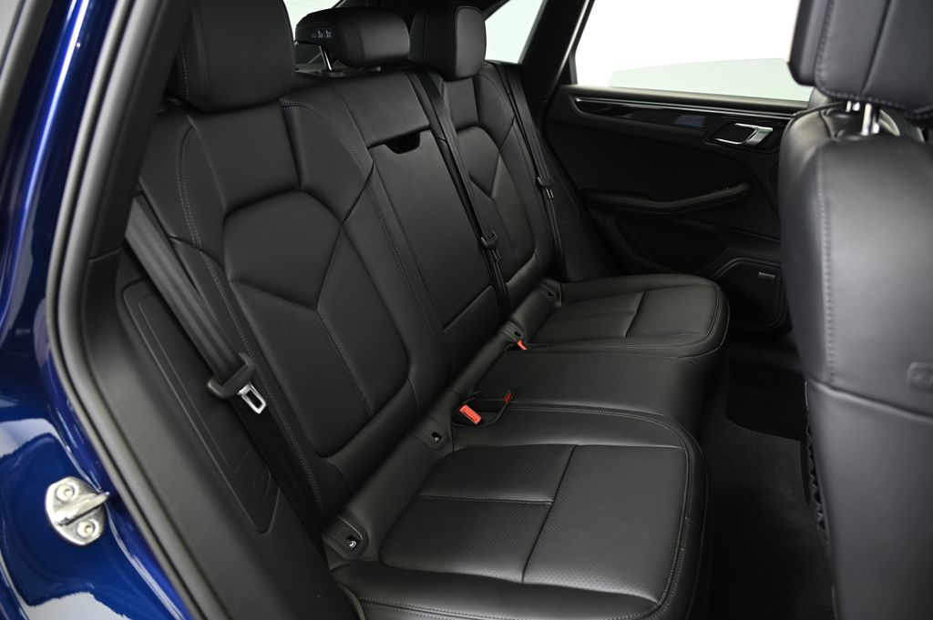 Thumbnail: 2025 Porsche Macan - 19
