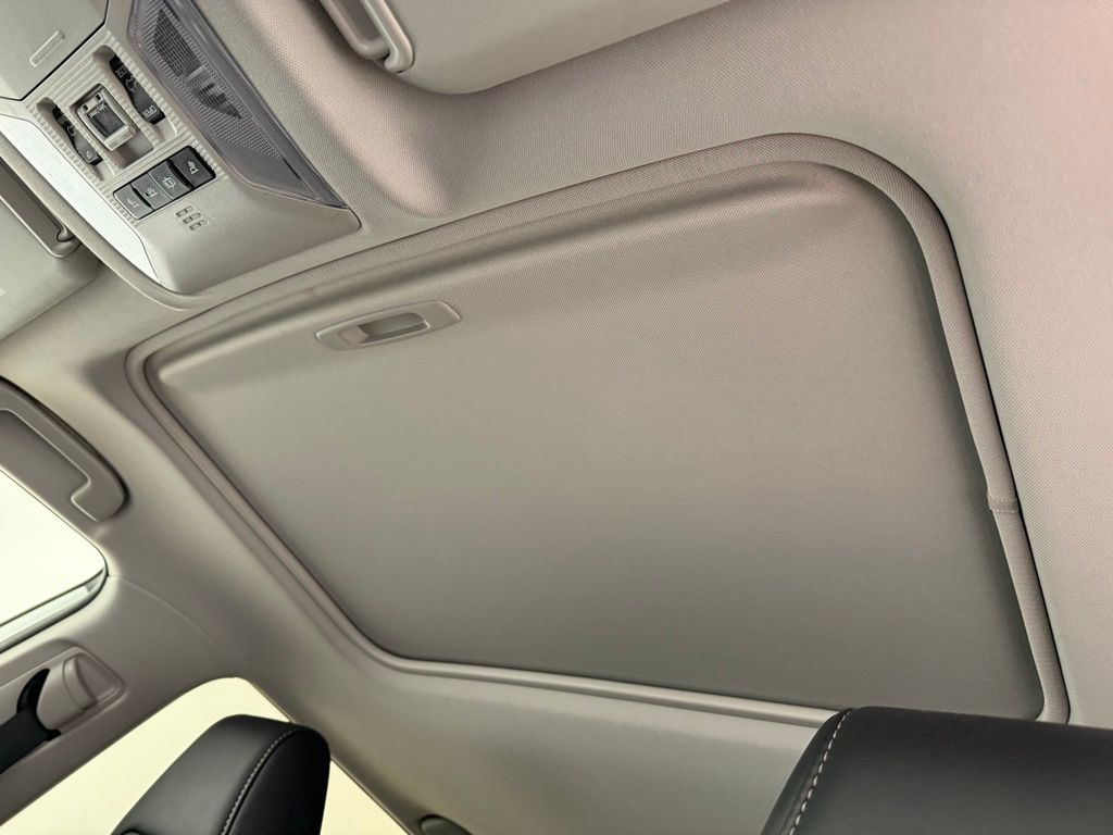 Thumbnail: 2019 Toyota RAV4 - 19