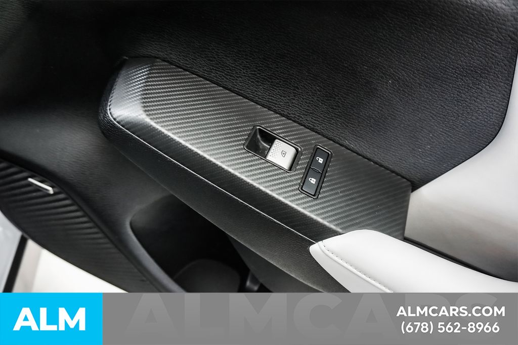 Used 2025 White Mitsubishi SE image 43