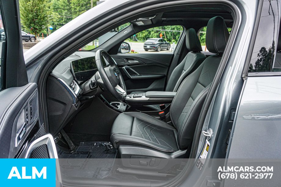 Used 2025 Gray BMW xDrive28i image 21