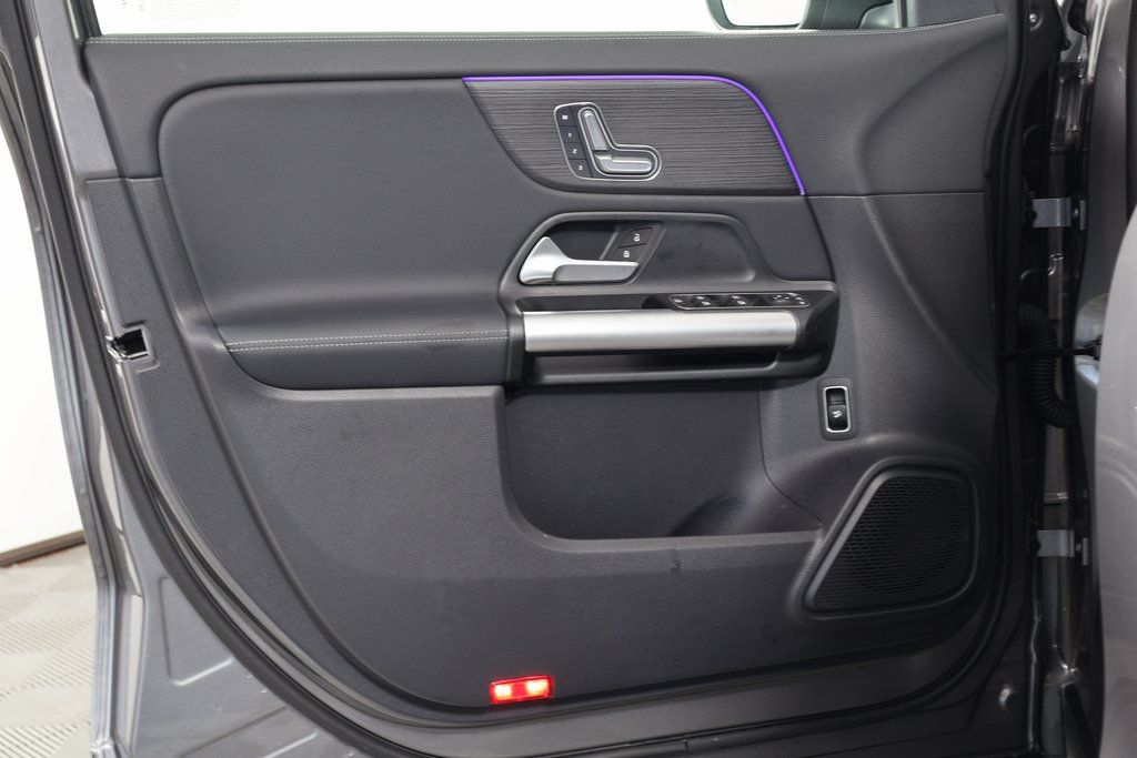 Thumbnail: 2025 Mercedes-Benz GLA - 12