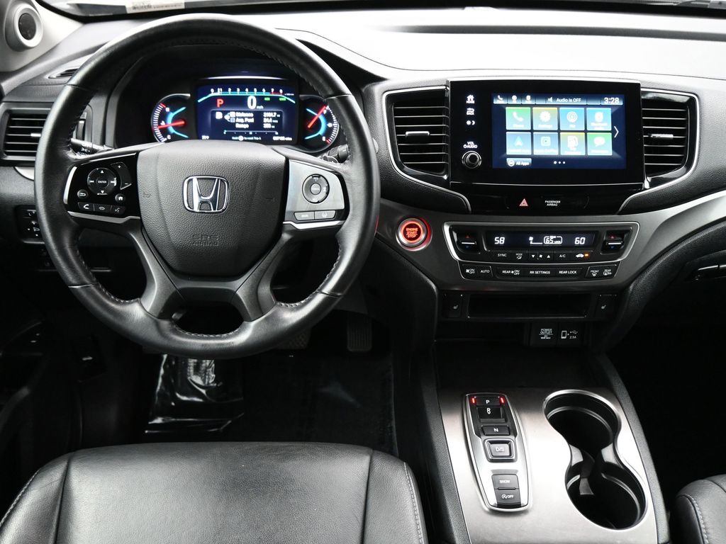 View vehicle photo 7