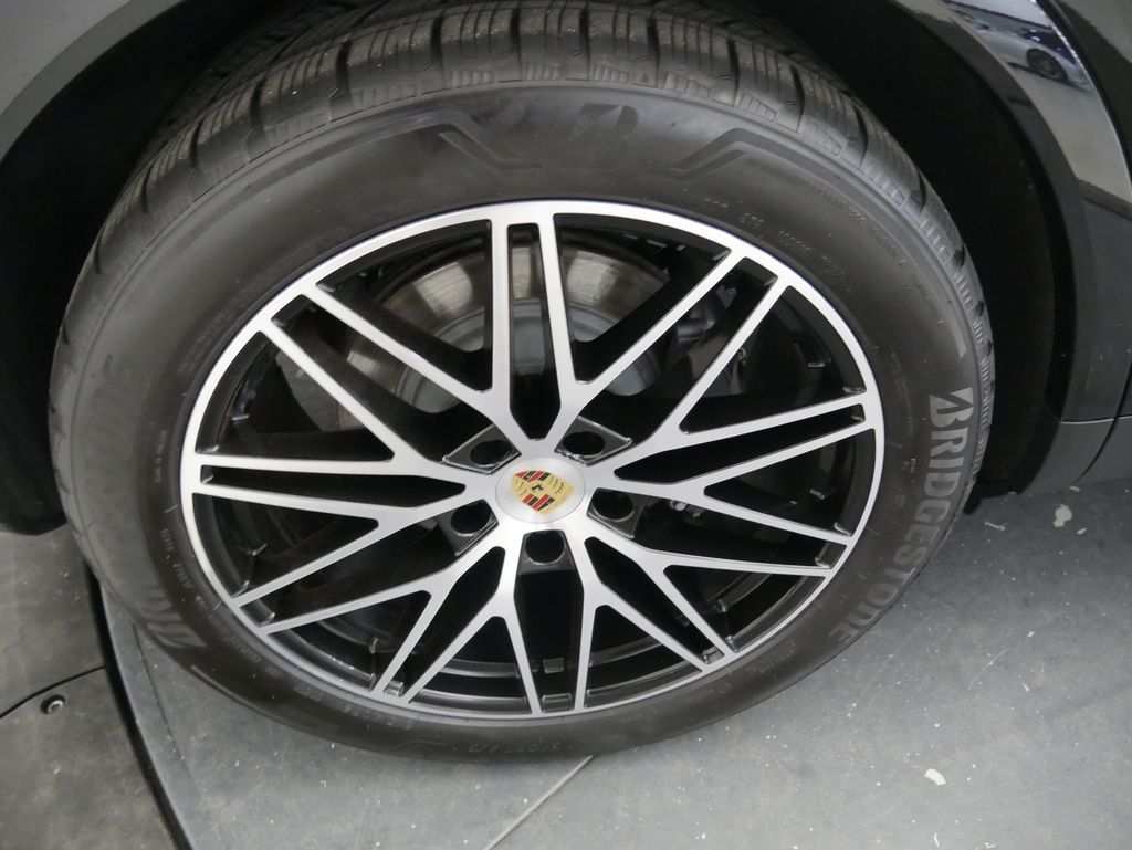 Thumbnail: 2024 Porsche Cayenne - 15