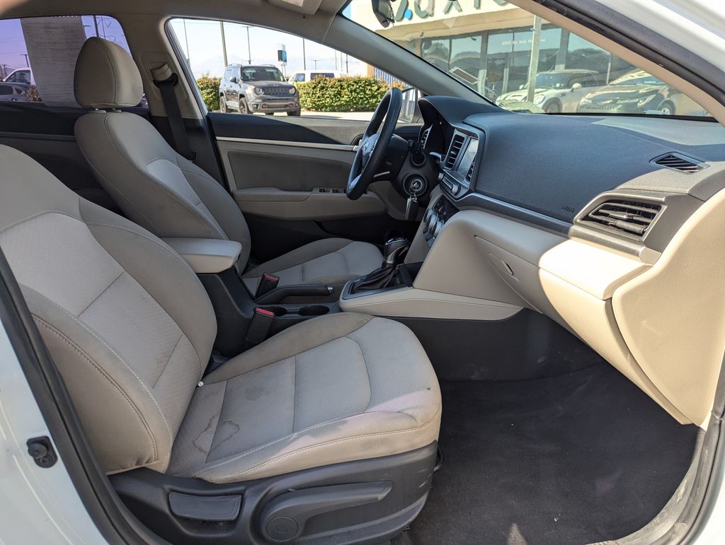 2019 Hyundai Elantra SEL 32