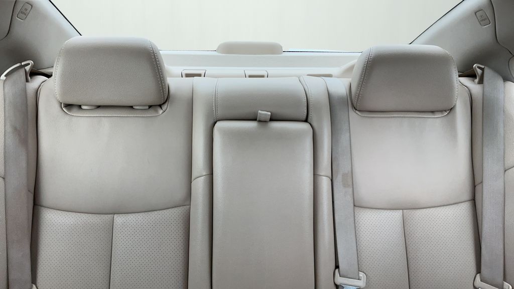 2013 Nissan Maxima 3.5 SV White at Ultimate Motorsports