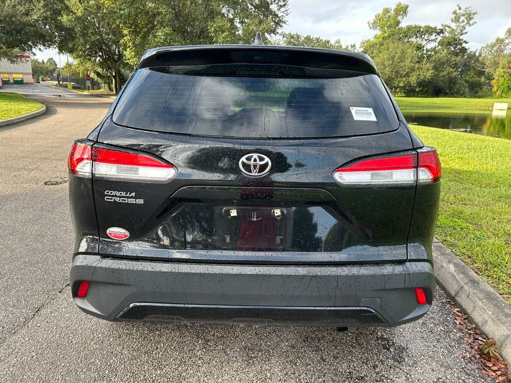 Thumbnail: 2022 Toyota Corolla Cross - 4