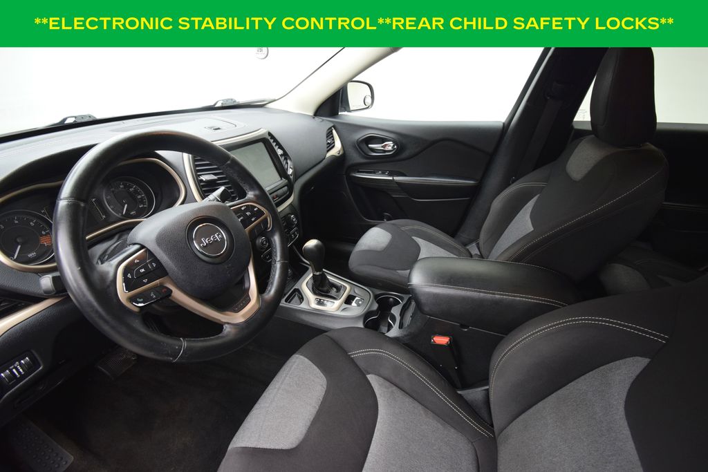 used 2014 Jeep Cherokee car, priced at $7,900