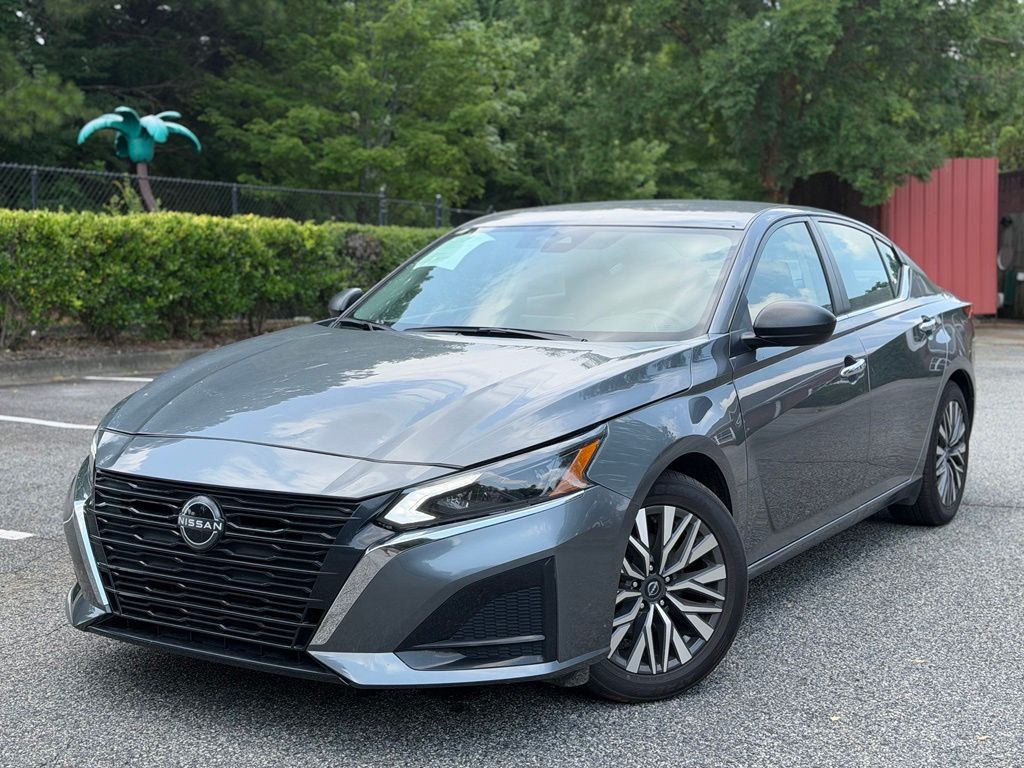Gray (Gun Metallic) 2024 Nissan Altima Sedan Front-Wheel Drive Continuously Variable Transmission