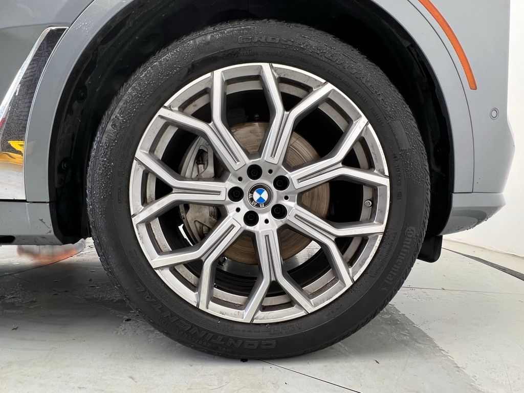 Thumbnail: 2025 BMW X7 - 24