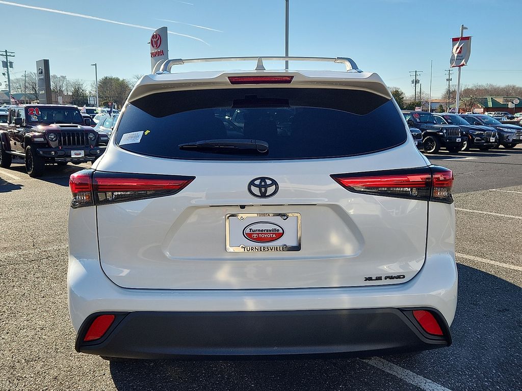 Thumbnail: 2021 Toyota Highlander - 5