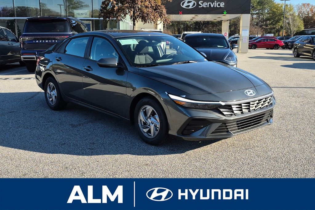 New 2026 Gray Hyundai SE image 4