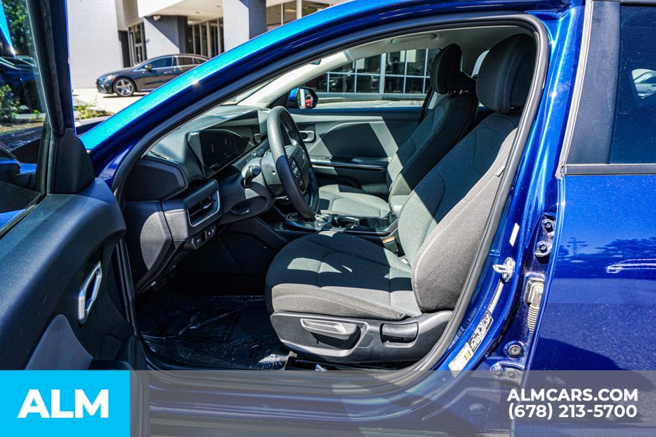 Used 2025 Blue Kia LXS image 19