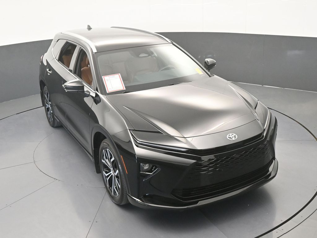 Used 2025 Black Toyota XLE image 60