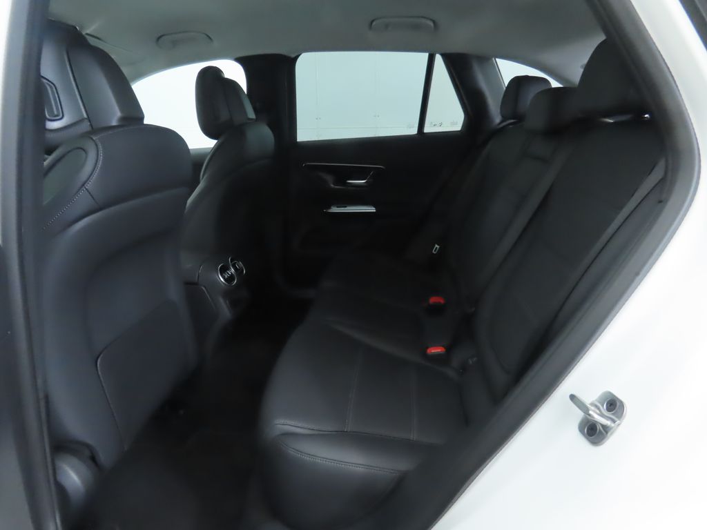 Thumbnail: 2026 Mercedes-Benz GLC - 22