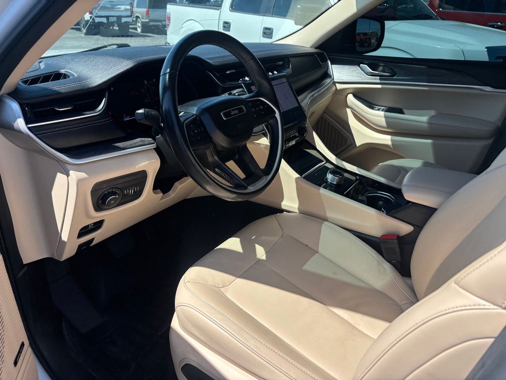 Used Car 2022 Jeep Grand Cherokee L  Limited For Sale Under $30,000 In Austin, Texas